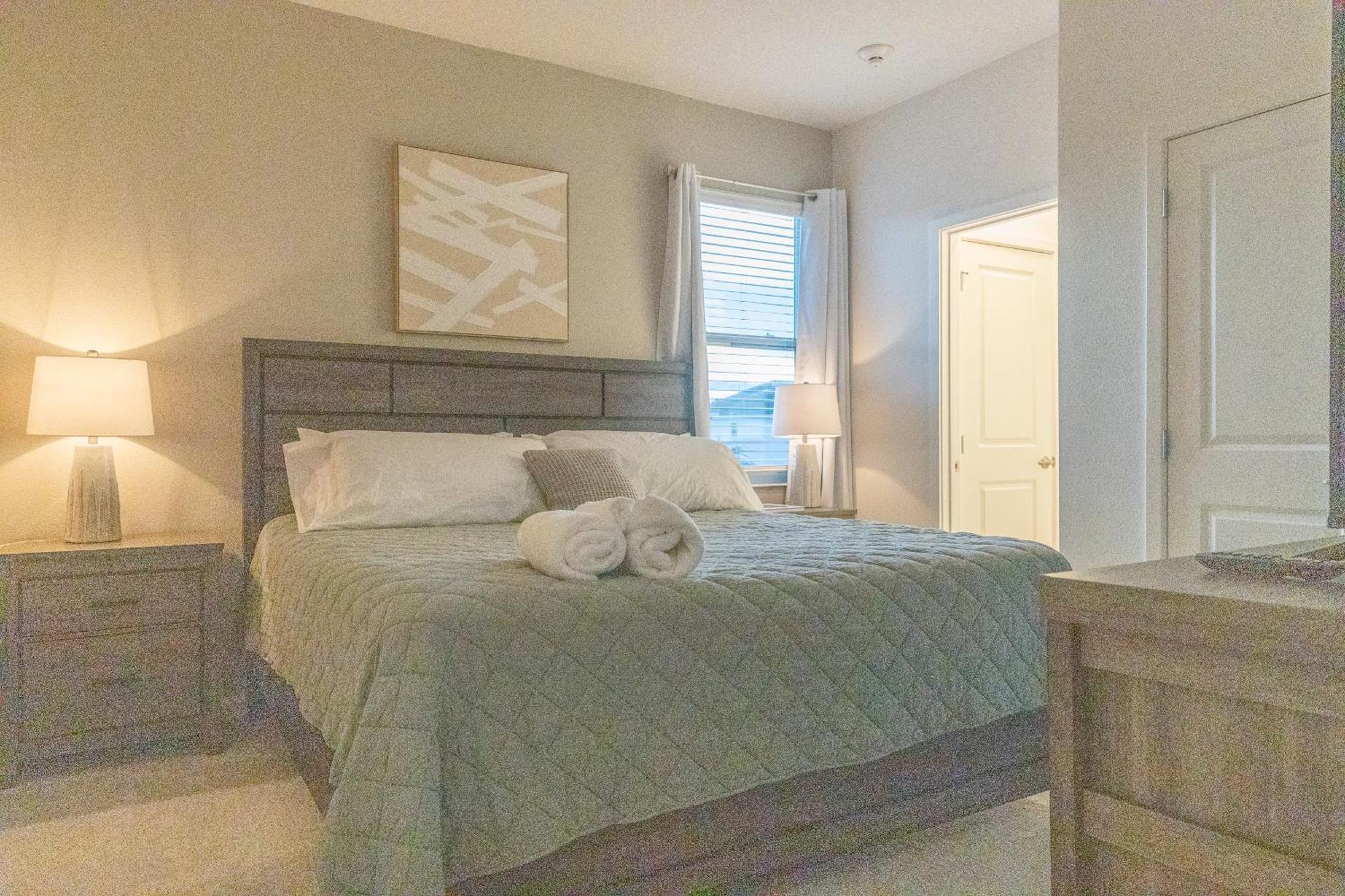Waterfront Brand New Modern Luxury 8 Bedroom Pool House! Sleeps 16 Kissimmee Exterior photo